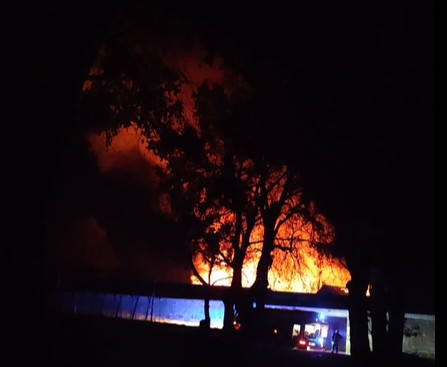  Incêndio urbano em Povolide (Viseu) movimenta bombeiros voluntários e sapadores - Jornal do Centro