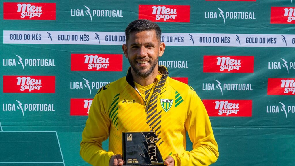  Público votou e jogador do Tondela já tem troféu de melhor golo do mês