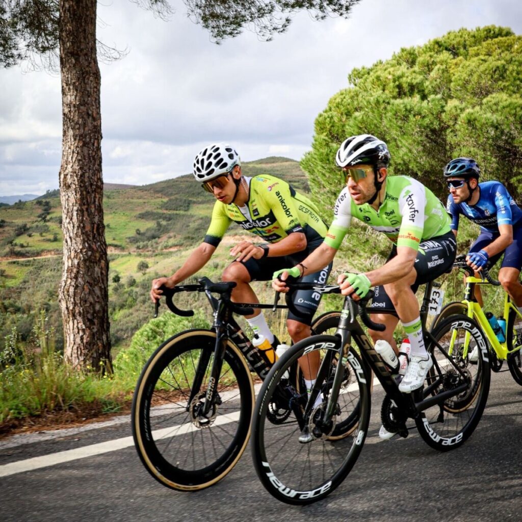  Ciclista da Tavfer sofre acidente na Volta ao Algarve - Jornal do Centro