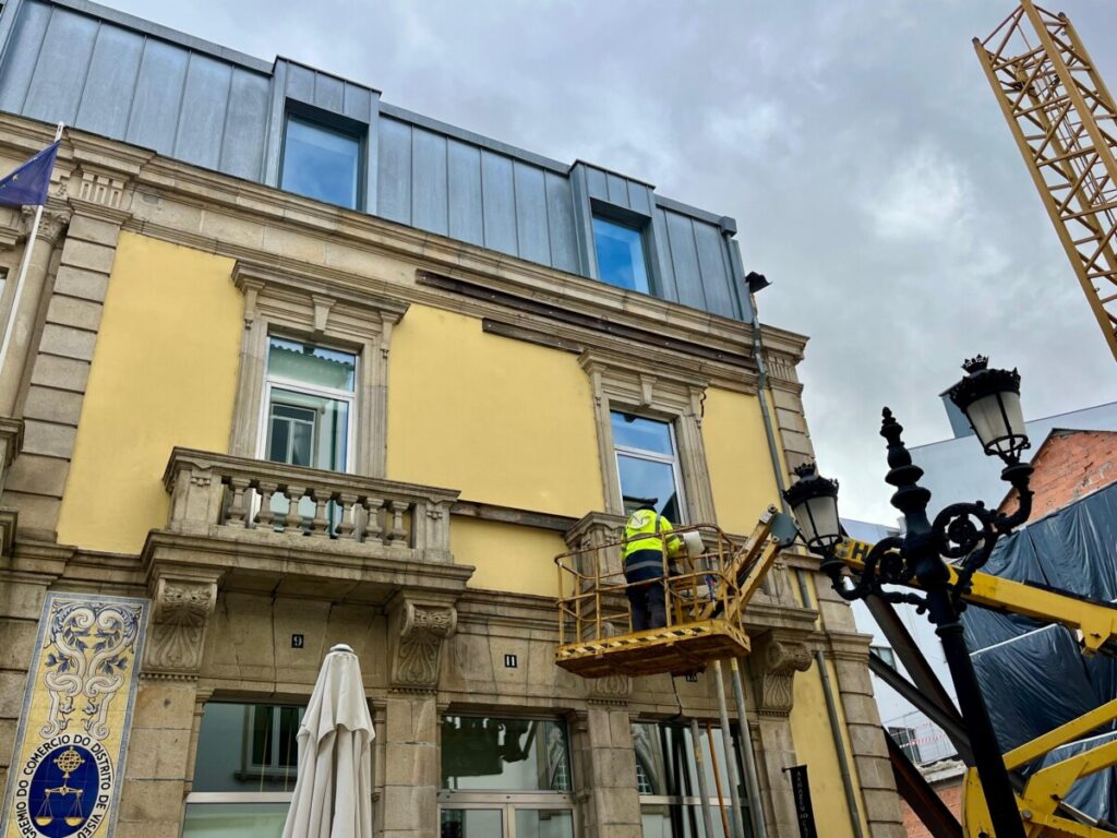  Câmara de Viseu embarga obra que danificou edifícios e dá prazo a empreiteiro - Jornal do Centro