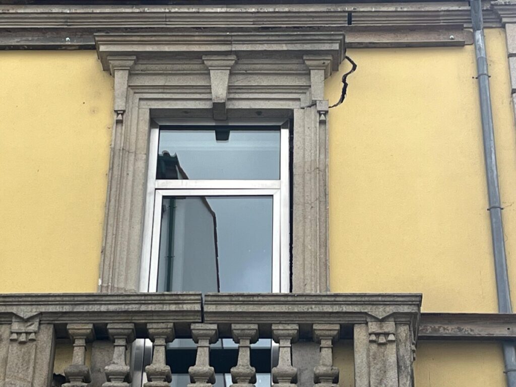  Queixas de moradores da obra que danificou edifício histórico em Viseu começaram em 2024 - Jornal do Centro