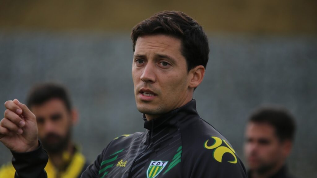 luis pinto cd tondela Treinador do Tondela aponta à vitória em Viseu, num jogo que, garante, “vale mais do que três pontos” - Jornal do Centro