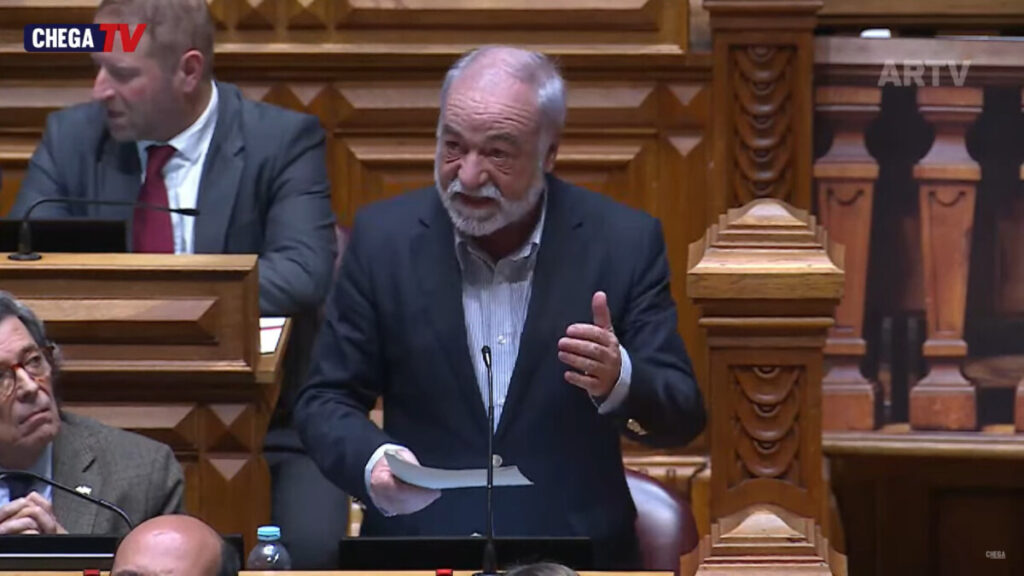  Associação critica deputado João Tilly por declarações sobre alunos com deficiência - Jornal do Centro