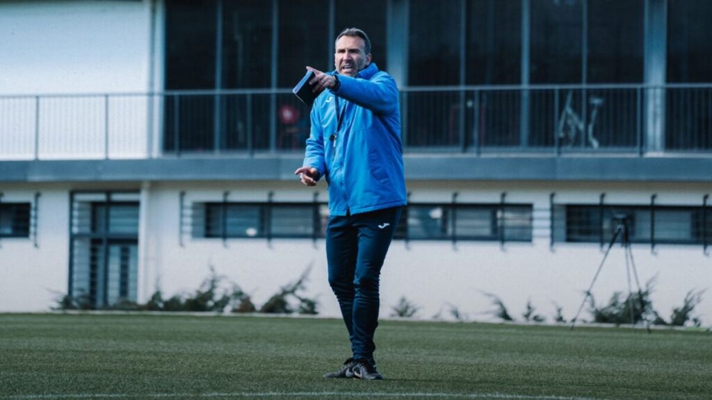  Académico de Viseu defronta Benfica B com foco na conquista de “três pontos determinantes” - Jornal do Centro
