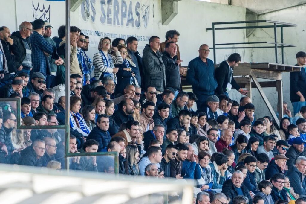  Cinfães perde com Salgueiros no Campeonato de Portugal - Jornal do Centro