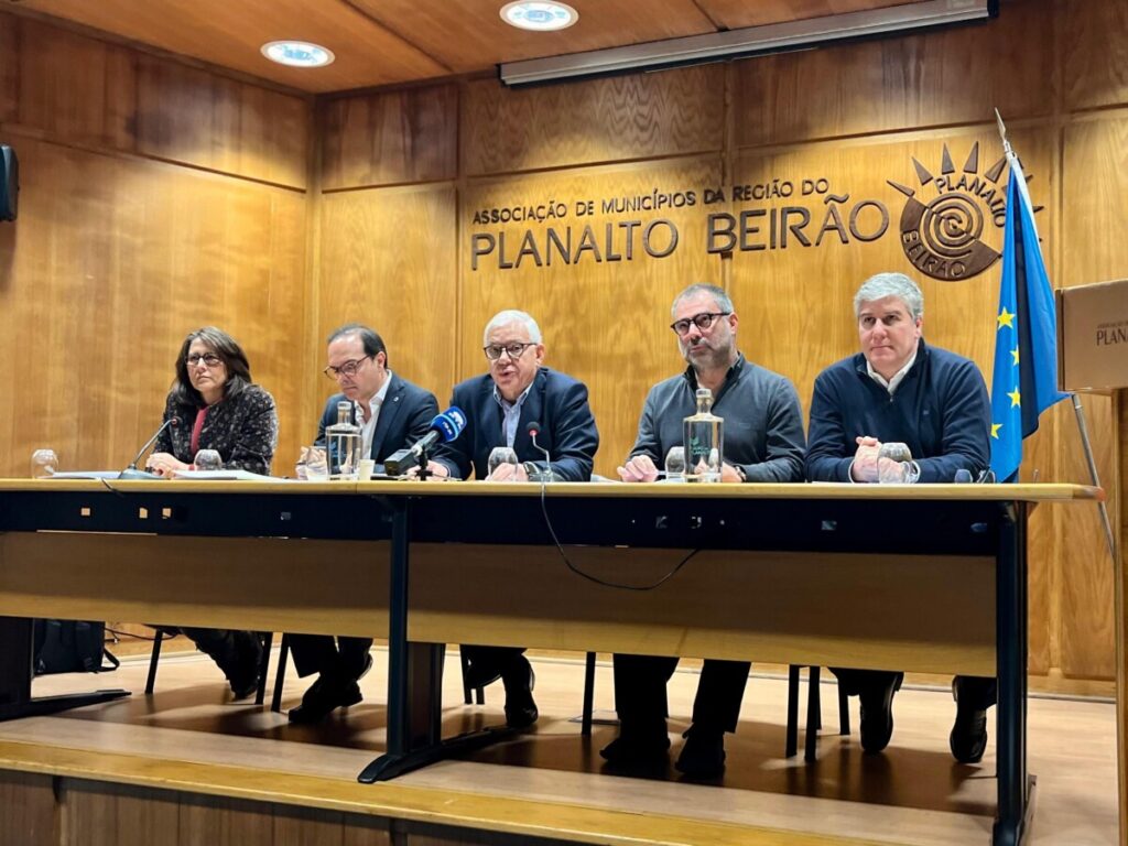  Água mais barata e investimentos na rede de abastecimento nos concelhos das Águas do Planalto - Jornal do Centro