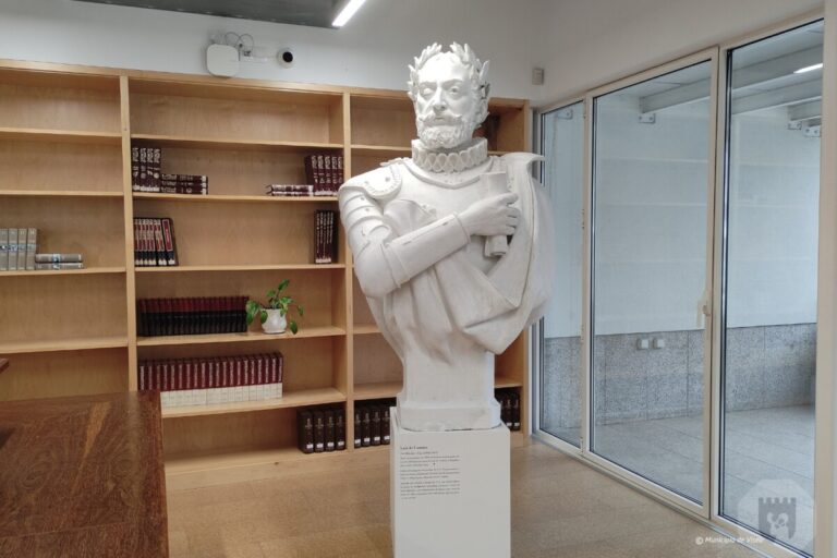 Busto Luís Vaz de Camões