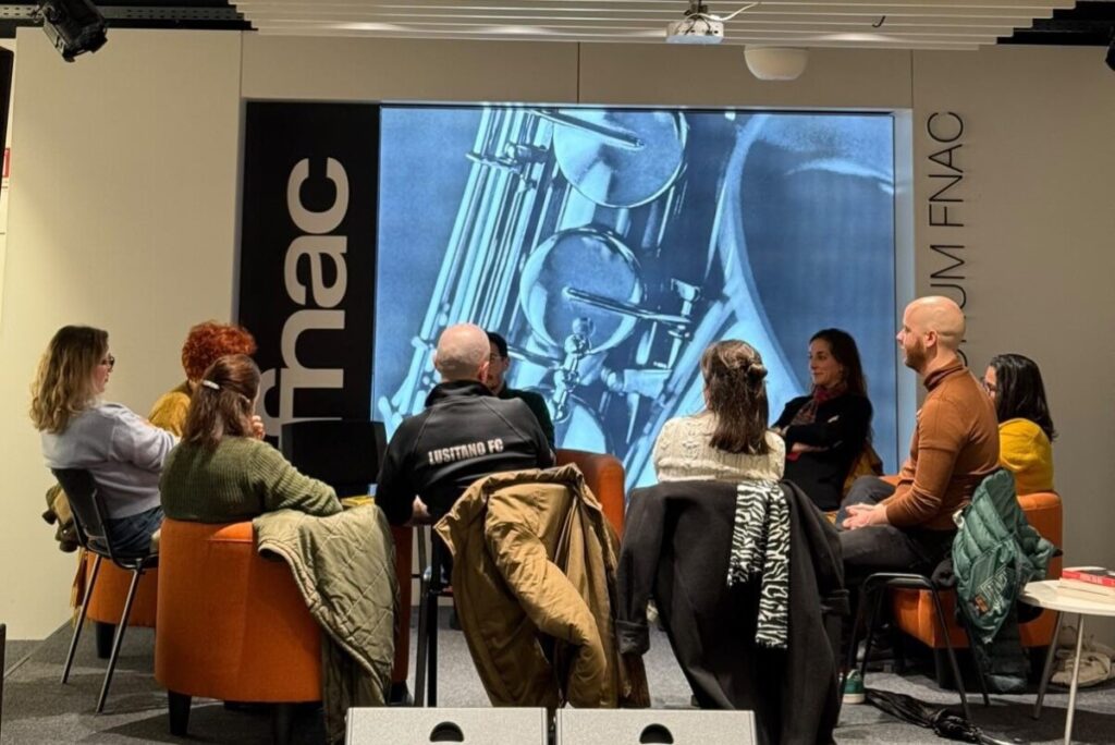  Um clube de leitura “intimista” em que “diferente” é a palavra de ordem - Jornal do Centro