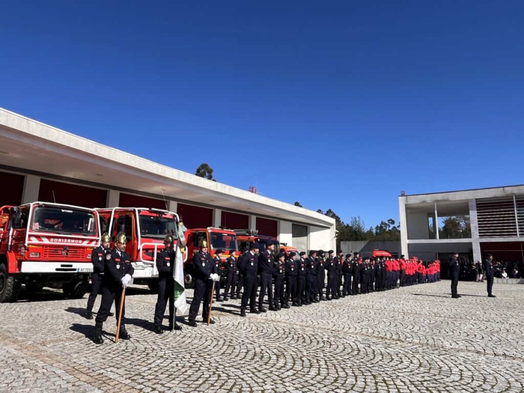  Bombeiros Voluntários de Viseu celebram 139 anos com tributo, reconhecimento e mensagens de alerta - Jornal do Centro