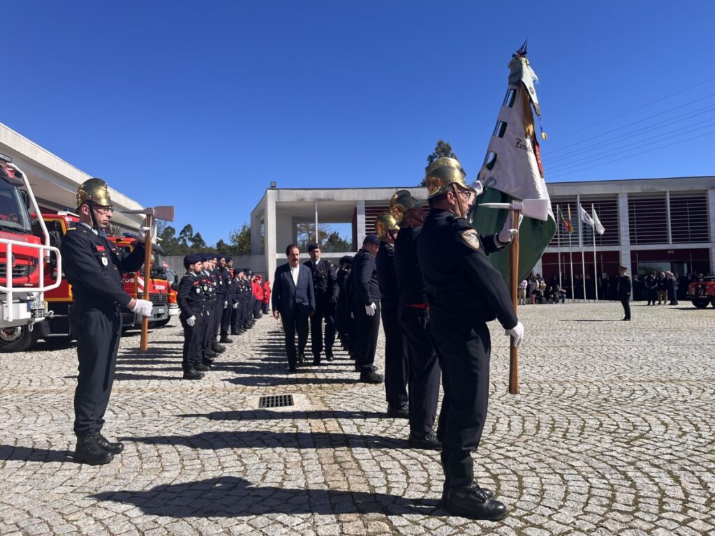  Bombeiros Voluntários de Viseu celebram 139 anos com tributo, reconhecimento e mensagens de alerta - Jornal do Centro