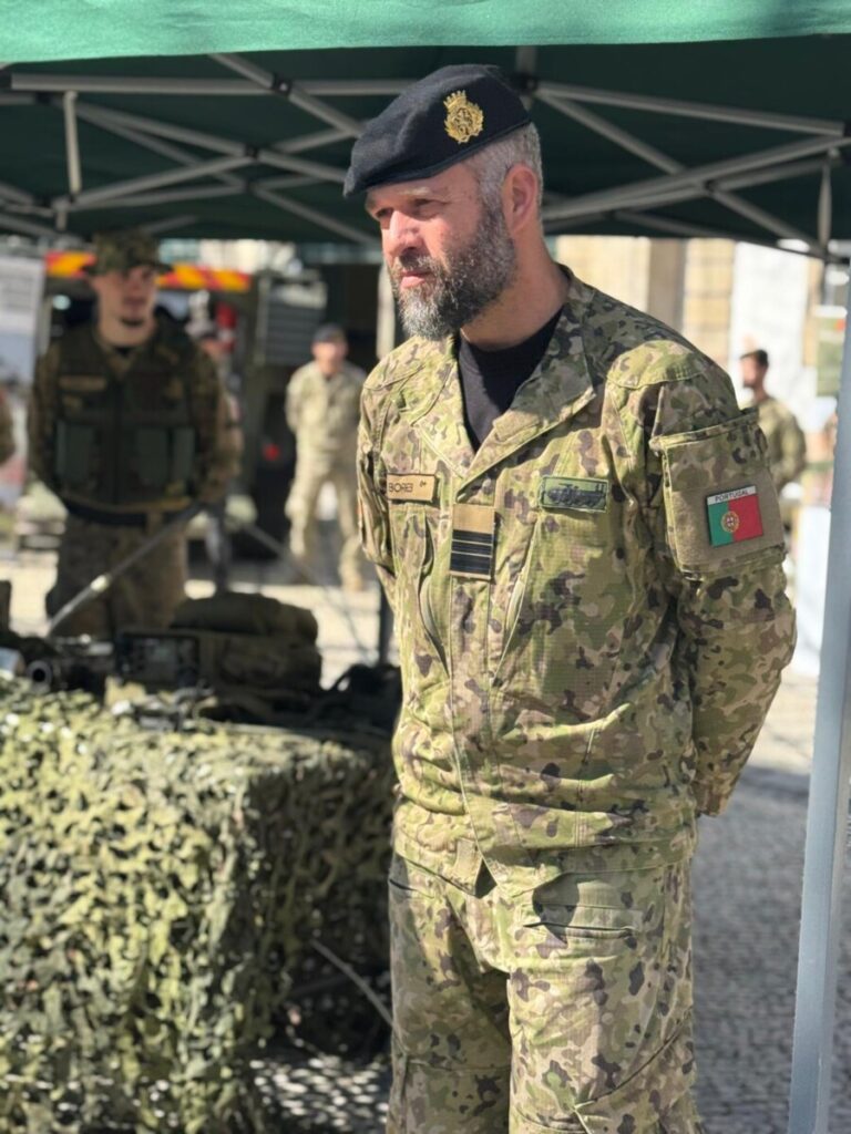  RI14: Exército “monta guarda” no Rossio, em Viseu - Jornal do Centro