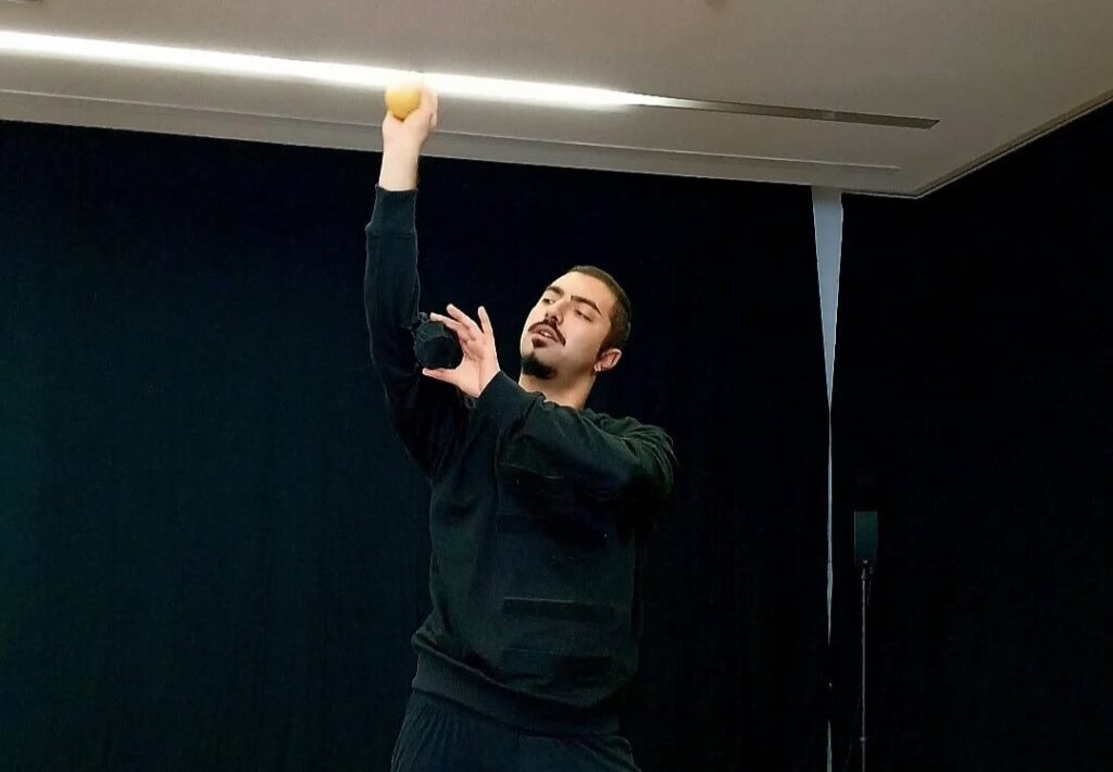  Círculo de Criação de Viseu recebe performance “Esferas” - Jornal do Centro