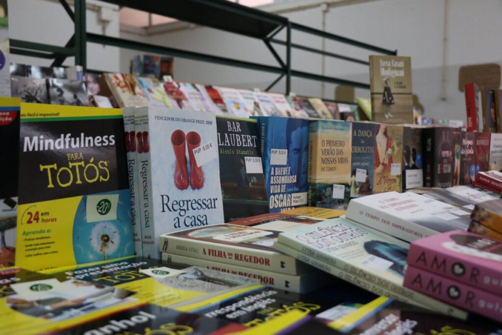  Feira do Livro de Mortágua arranca com apresentação de livro de poesia - Jornal do Centro