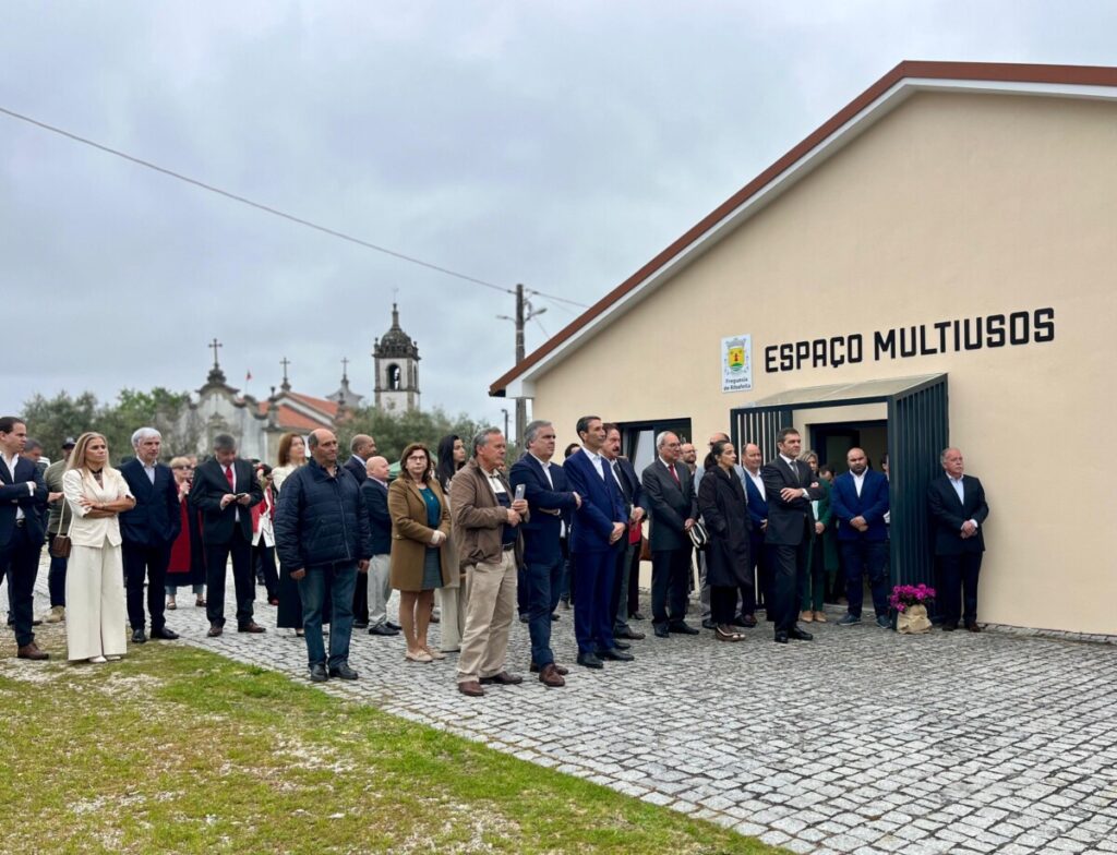  25 de Abril: Democracia, poder local e novos desafios marcam sessão solene da Assembleia Municipal de Viseu - Jornal do Centro
