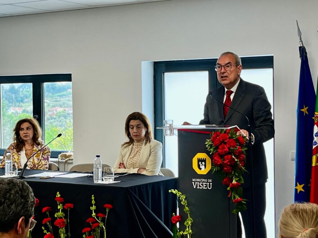  25 de Abril: Democracia, poder local e novos desafios marcam sessão solene da Assembleia Municipal de Viseu - Jornal do Centro