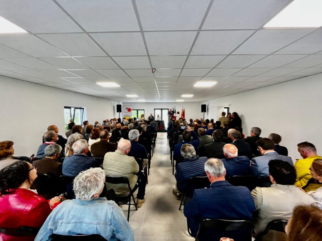  25 de Abril: Democracia, poder local e novos desafios marcam sessão solene da Assembleia Municipal de Viseu - Jornal do Centro