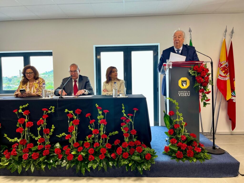  25 de Abril: Democracia, poder local e novos desafios marcam sessão solene da Assembleia Municipal de Viseu - Jornal do Centro
