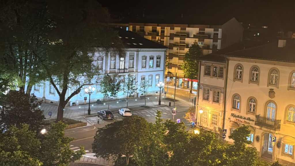  Apagão: Buzinas, palmas e festejos no regresso da luz a Viseu - Jornal do Centro