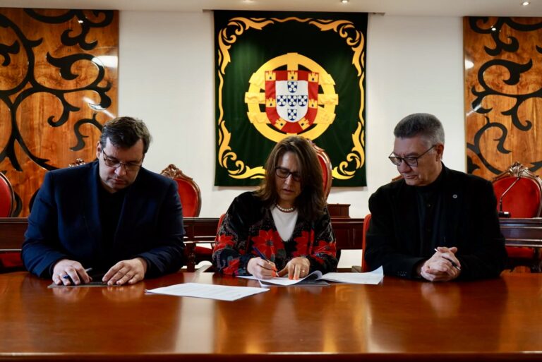 Assinatura protocolo Ordem Arquitetos