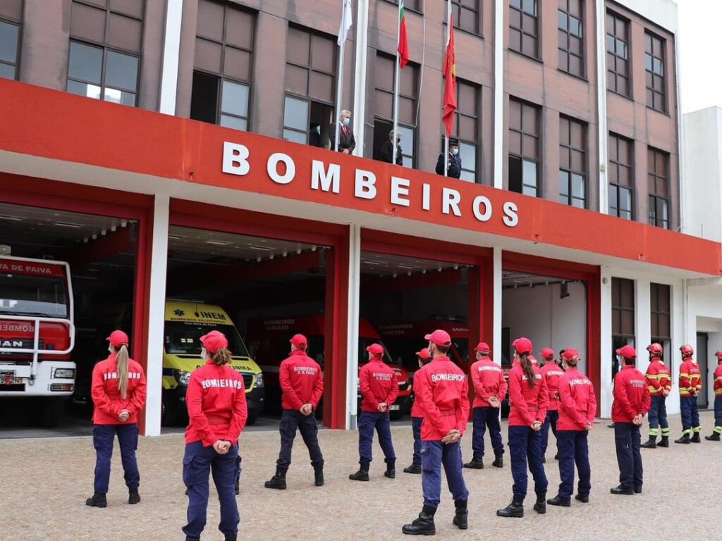  Bombeiros de Vila Nova de Paiva e famílias com apoios na saúde, educação e habitação - Jornal do Centro
