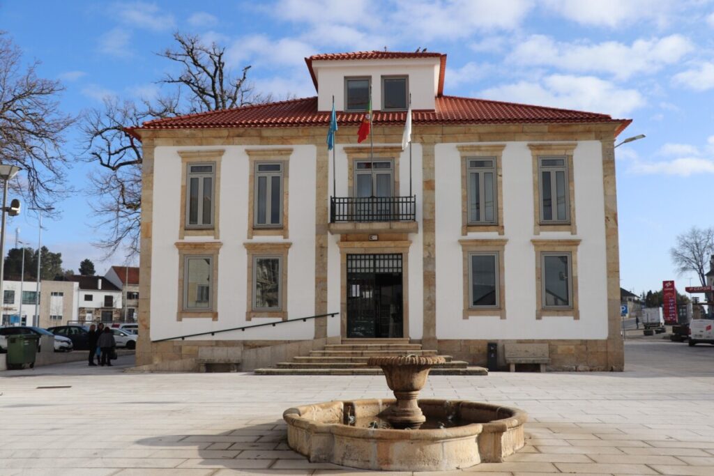  Contas da Câmara Municipal de Vila Nova de Paiva aprovadas - Jornal do Centro