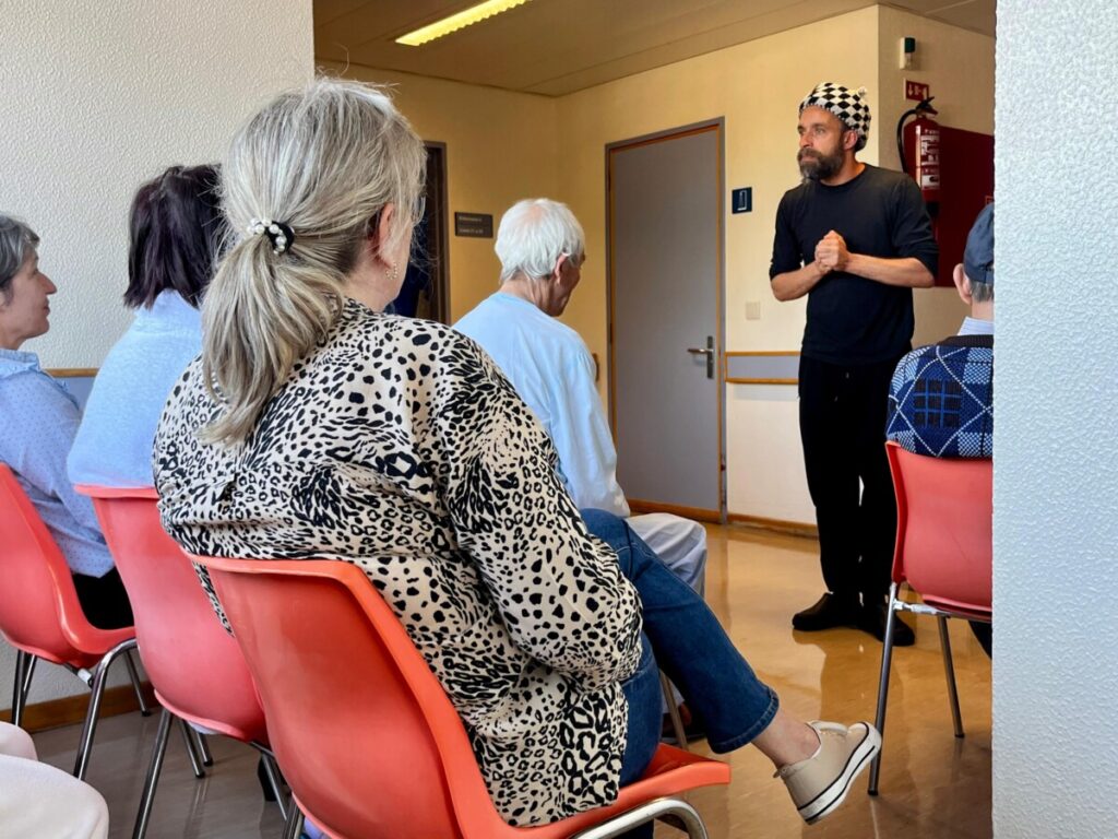  Durante um dia, livros e histórias foram a receita no hospital de Viseu - Jornal do Centro