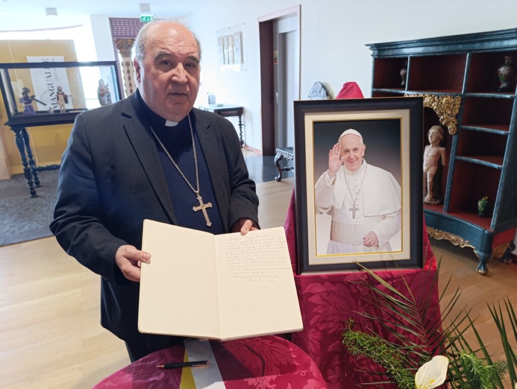  Bispo de Viseu preside missa de homenagem ao Papa Francisco - Jornal do Centro
