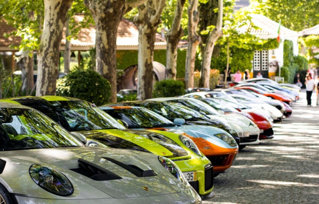  Um dos maiores encontros de supercarros do mundo começa esta sexta-feira no Douro - Jornal do Centro