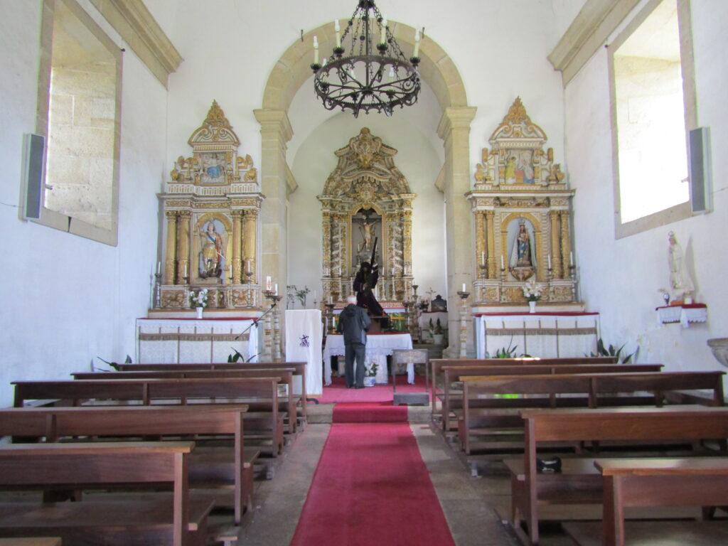  Igreja de S. Miguel de Fetal: diz a tradição que está aqui o túmulo do último rei dos Godos - Jornal do Centro