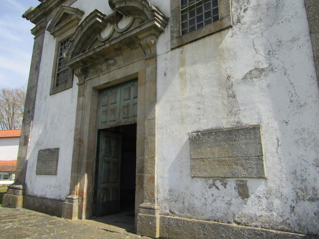 Igreja de S. Miguel de Fetal: diz a tradição que está aqui o túmulo do último rei dos Godos - Jornal do Centro