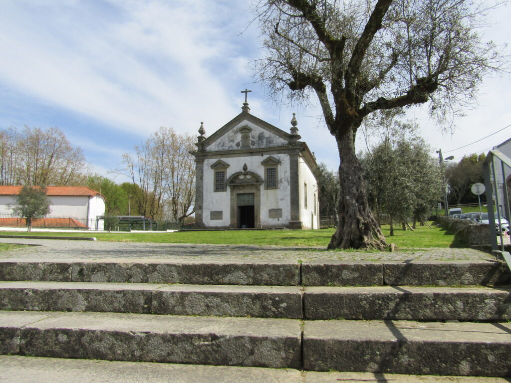  Igreja de S. Miguel de Fetal: diz a tradição que está aqui o túmulo do último rei dos Godos - Jornal do Centro