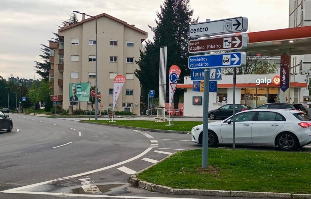  Sinais de trânsito deixam condutores e peões de Viseu “confusos” - Jornal do Centro
