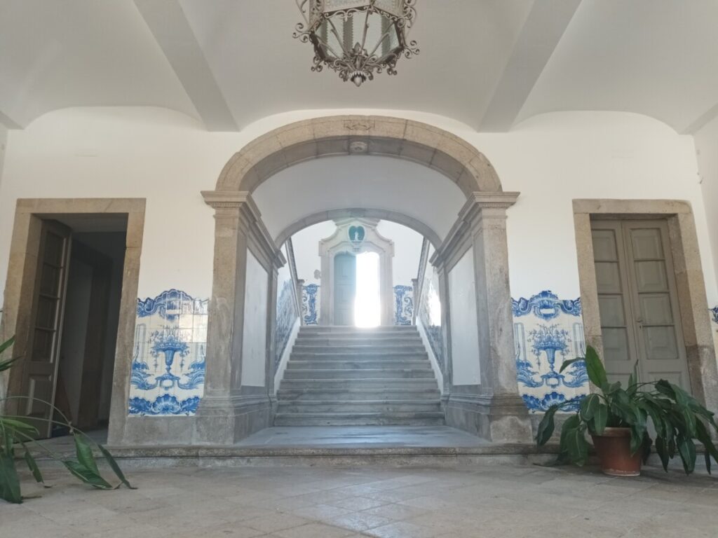  Casa do Arco ou Solar dos Albuquerque: é museu e biblioteca, cenário de clássico literário e acolheu a família real - Jornal do Centro