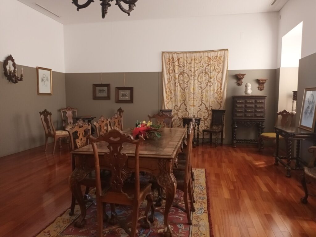  Casa do Arco ou Solar dos Albuquerque: é museu e biblioteca, cenário de clássico literário e acolheu a família real - Jornal do Centro