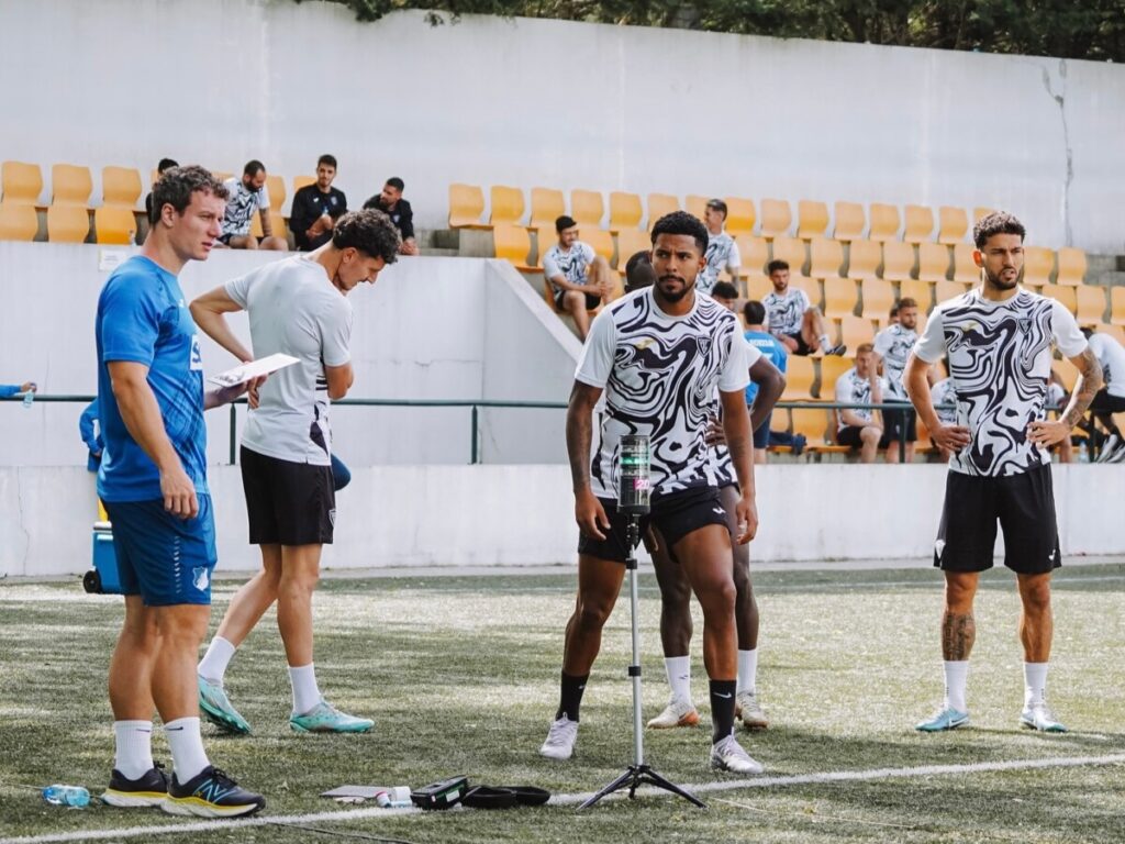  Jogadores do Académico de Viseu avaliados por equipa alemã - Jornal do Centro