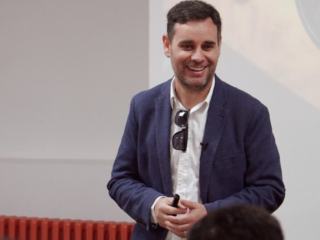  Académico de Moimenta da Beira reflete sobre rádio, jornalismo e futuro em projeto europeu - Jornal do Centro