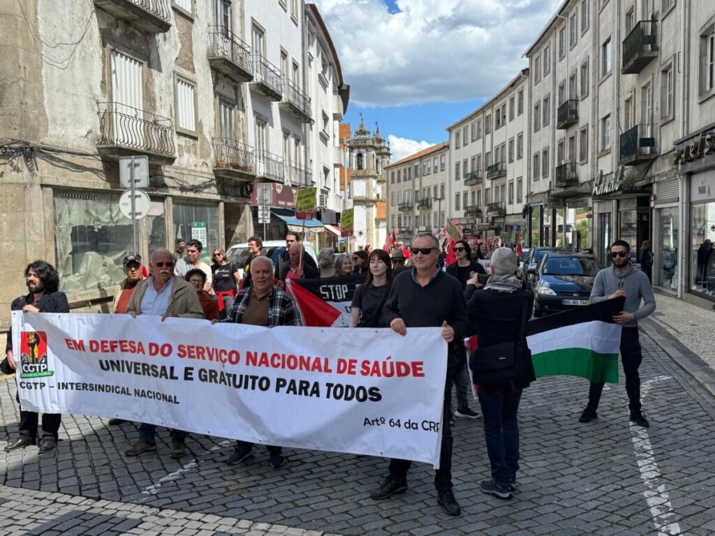 No Rossio, ao som de discursos e canções de Maio para lembrar a luta dos trabalhadores - Jornal do Centro