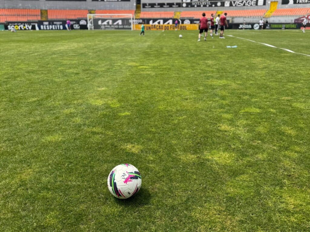  Académico de Viseu derrotado pelo Lusitânia de Lourosa em jogo de pré-época - Jornal do Centro