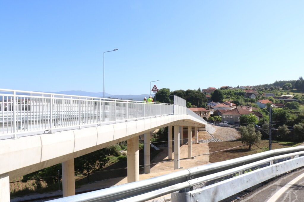  Já se pode circular no viaduto do Coval em Mortágua - Jornal do Centro