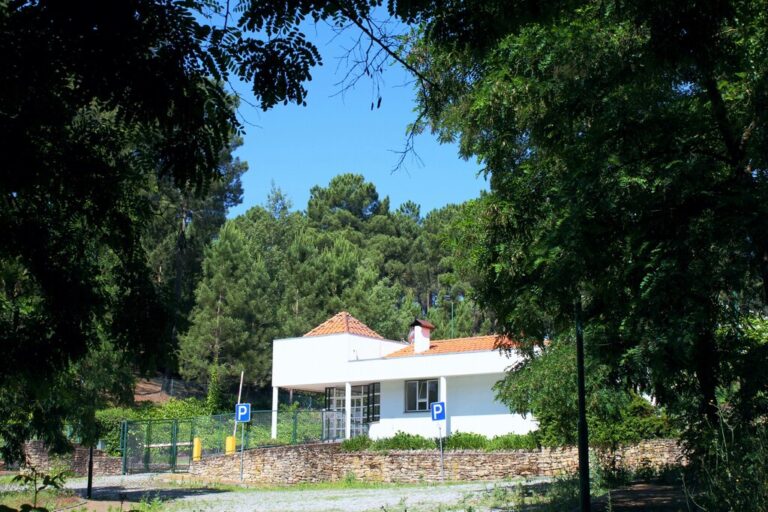 parque campismo barragem vilar