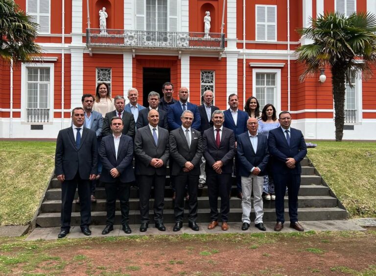 reunião cim douro açores