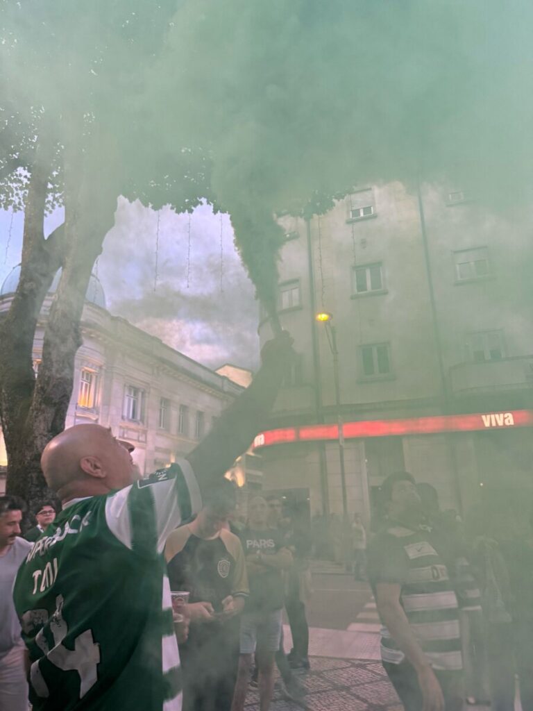 Sporting campeão: Maré verde inundou o Rossio em Viseu - Jornal do Centro