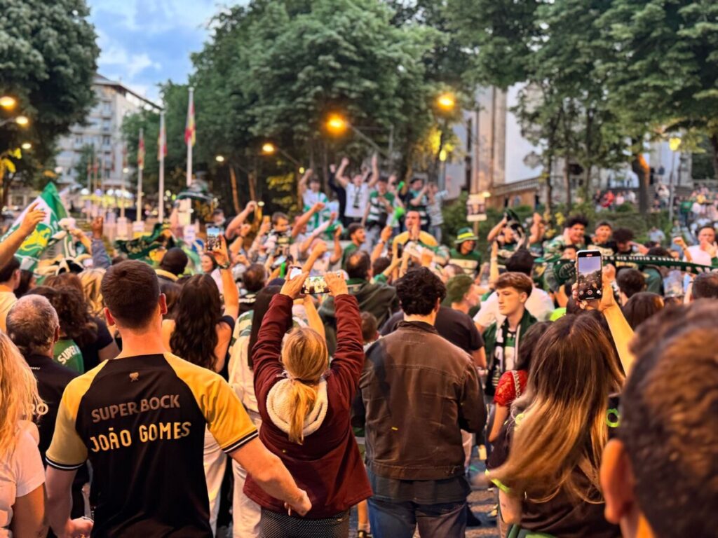  Sporting campeão: Maré verde inundou o Rossio em Viseu - Jornal do Centro