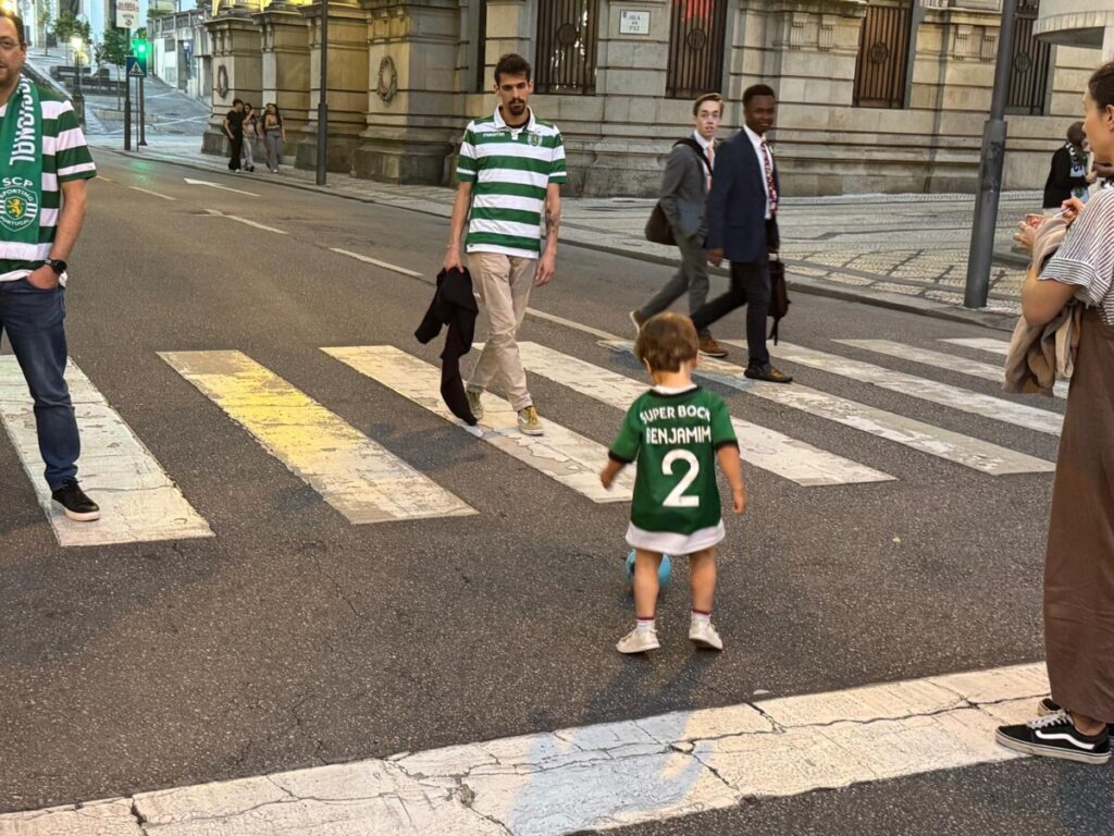  E o verde e branco voltou ao Rossio, em Viseu, para celebrar a dobradinha do Sporting - Jornal do Centro