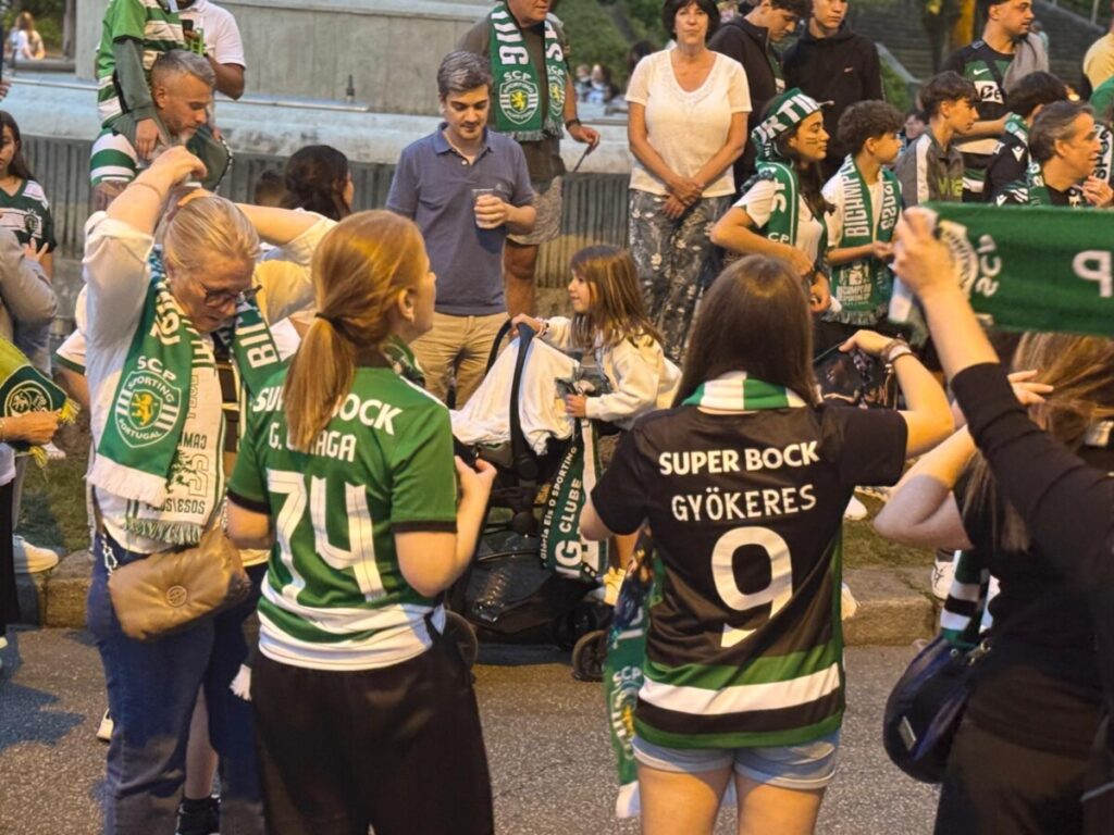  E o verde e branco voltou ao Rossio, em Viseu, para celebrar a dobradinha do Sporting - Jornal do Centro