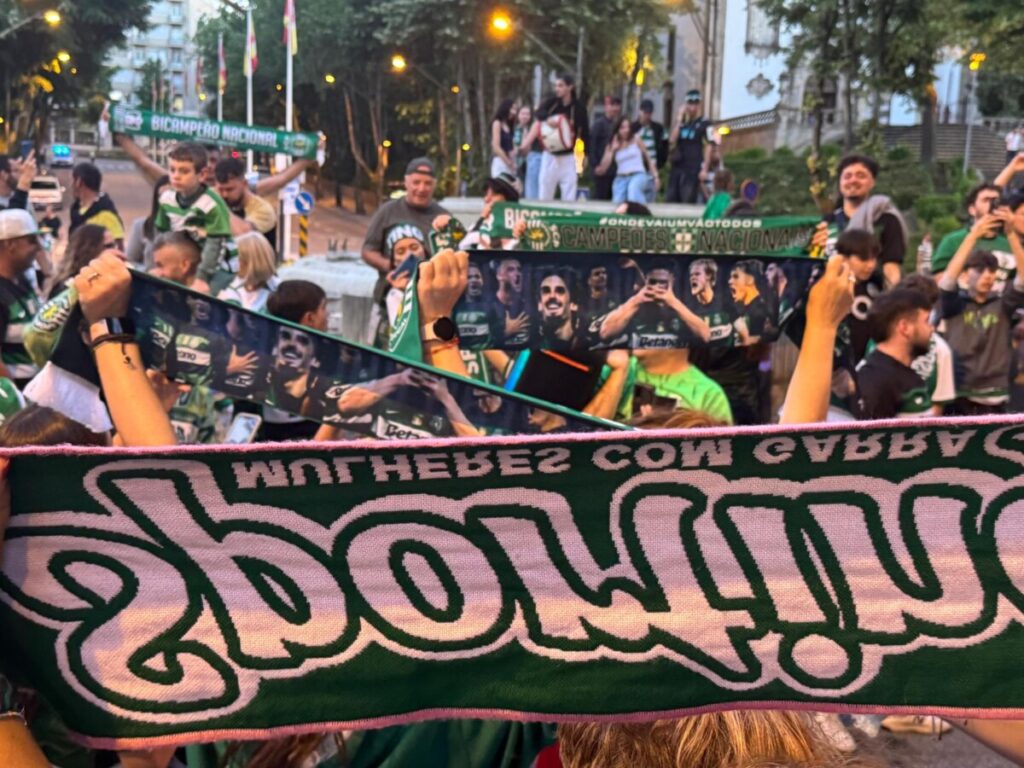  E o verde e branco voltou ao Rossio, em Viseu, para celebrar a dobradinha do Sporting - Jornal do Centro