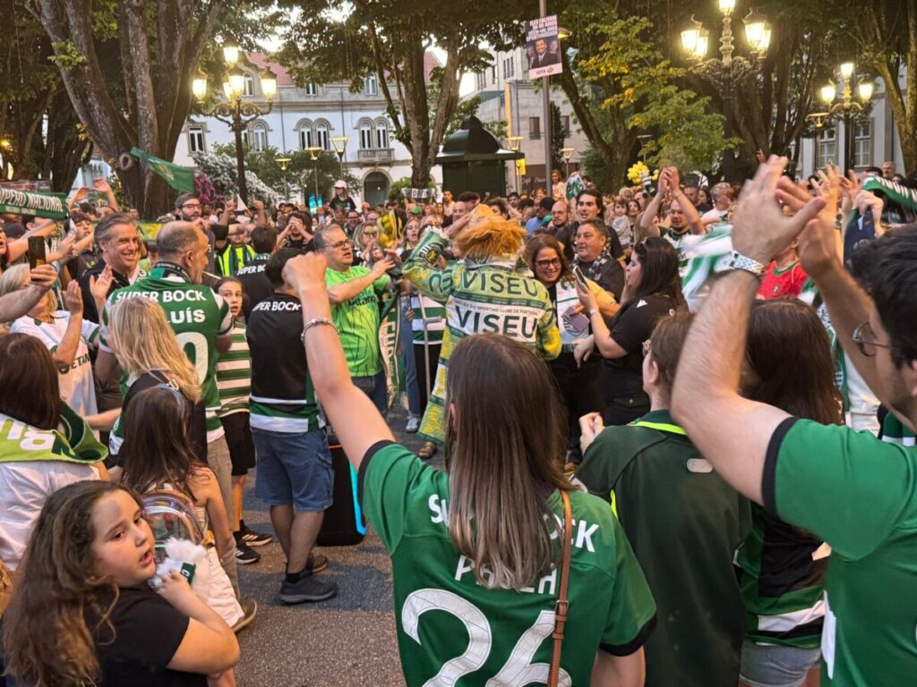  E o verde e branco voltou ao Rossio, em Viseu, para celebrar a dobradinha do Sporting - Jornal do Centro