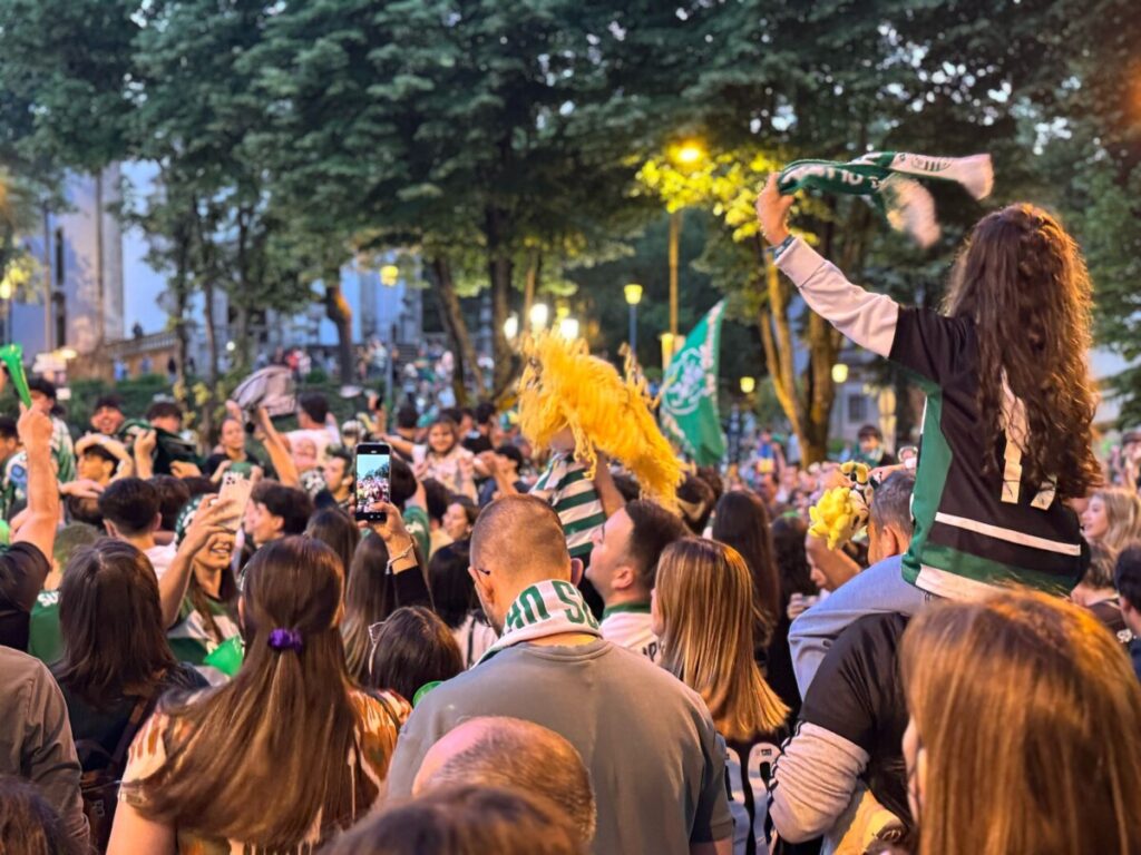  Sporting campeão: Maré verde inundou o Rossio em Viseu - Jornal do Centro