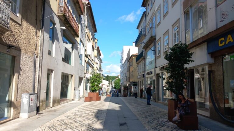 uma tarde em viseu cidade sol calor