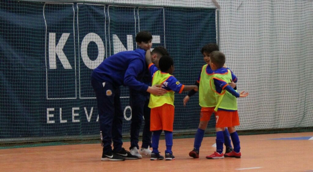  Cerca de 400 atletas em Viseu para torneio internacional de futsal de formação - Jornal do Centro